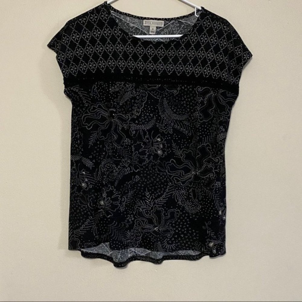 Dana Buchman black geometric floral lattice small